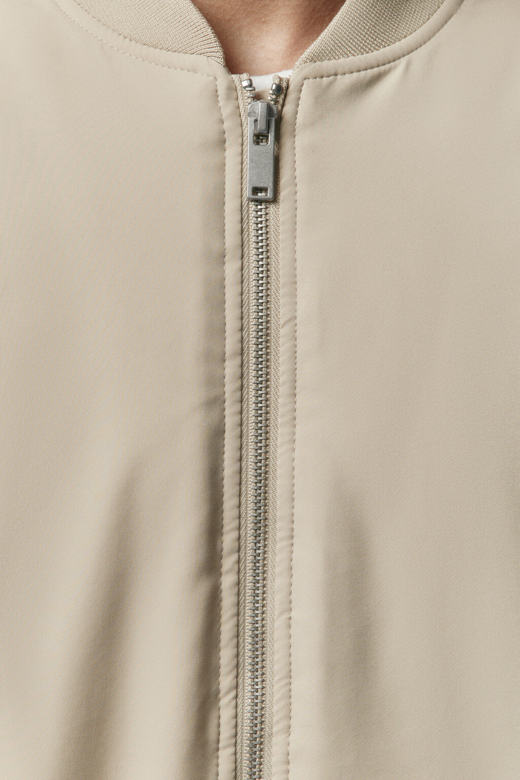 Куртка-бомбер короткая на утеплителе - цвет бежевый - 6