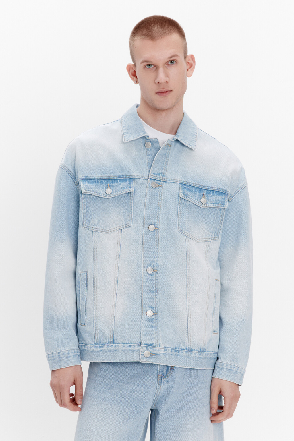 Куртка-рубашка джинсовая с карманами - цвет голубой - 3