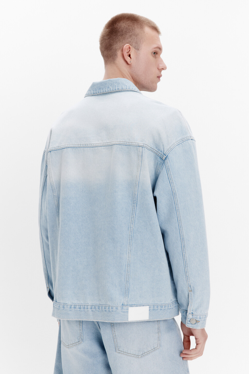 Куртка-рубашка джинсовая с карманами - цвет голубой - 4