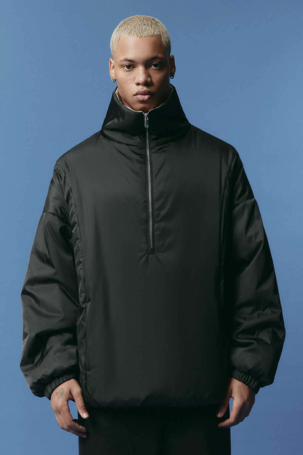 Куртка-анорак утепленная с воротником-стойкой - цвет черный - 4