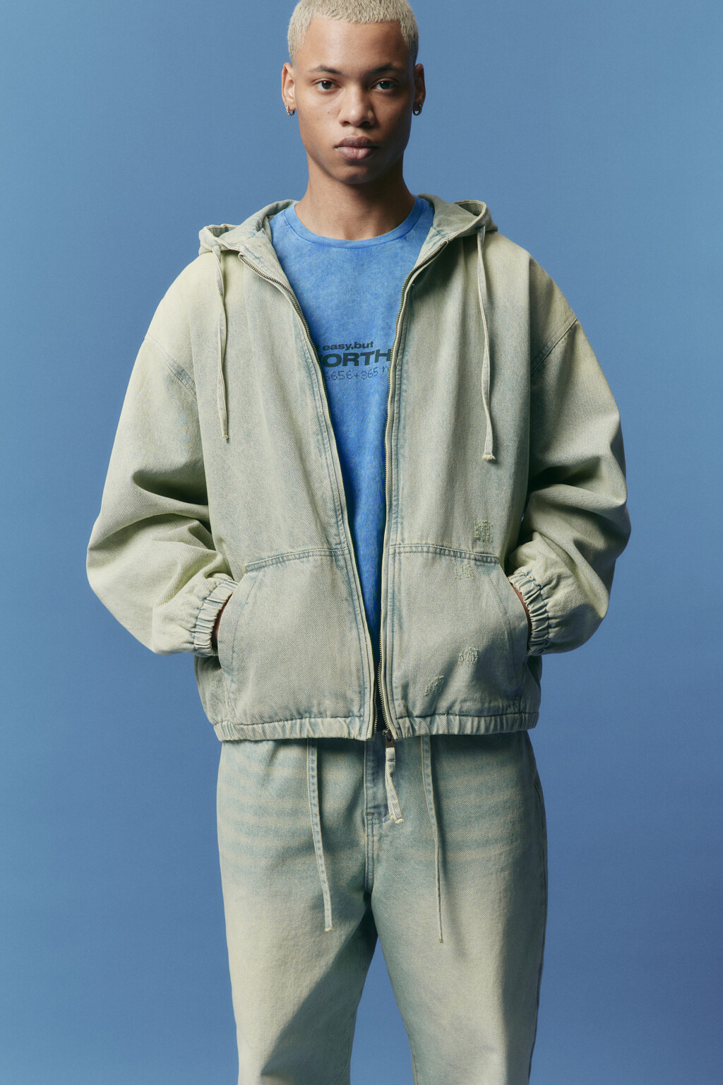 Куртка джинсовая на молнии с капюшоном - цвет зеленый - 2