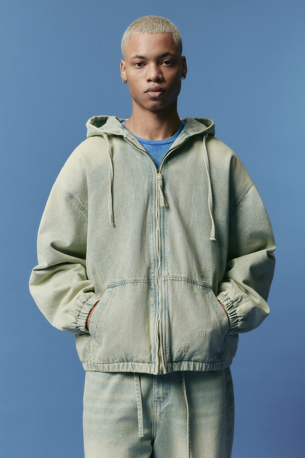 Куртка джинсовая на молнии с капюшоном - цвет зеленый - 3