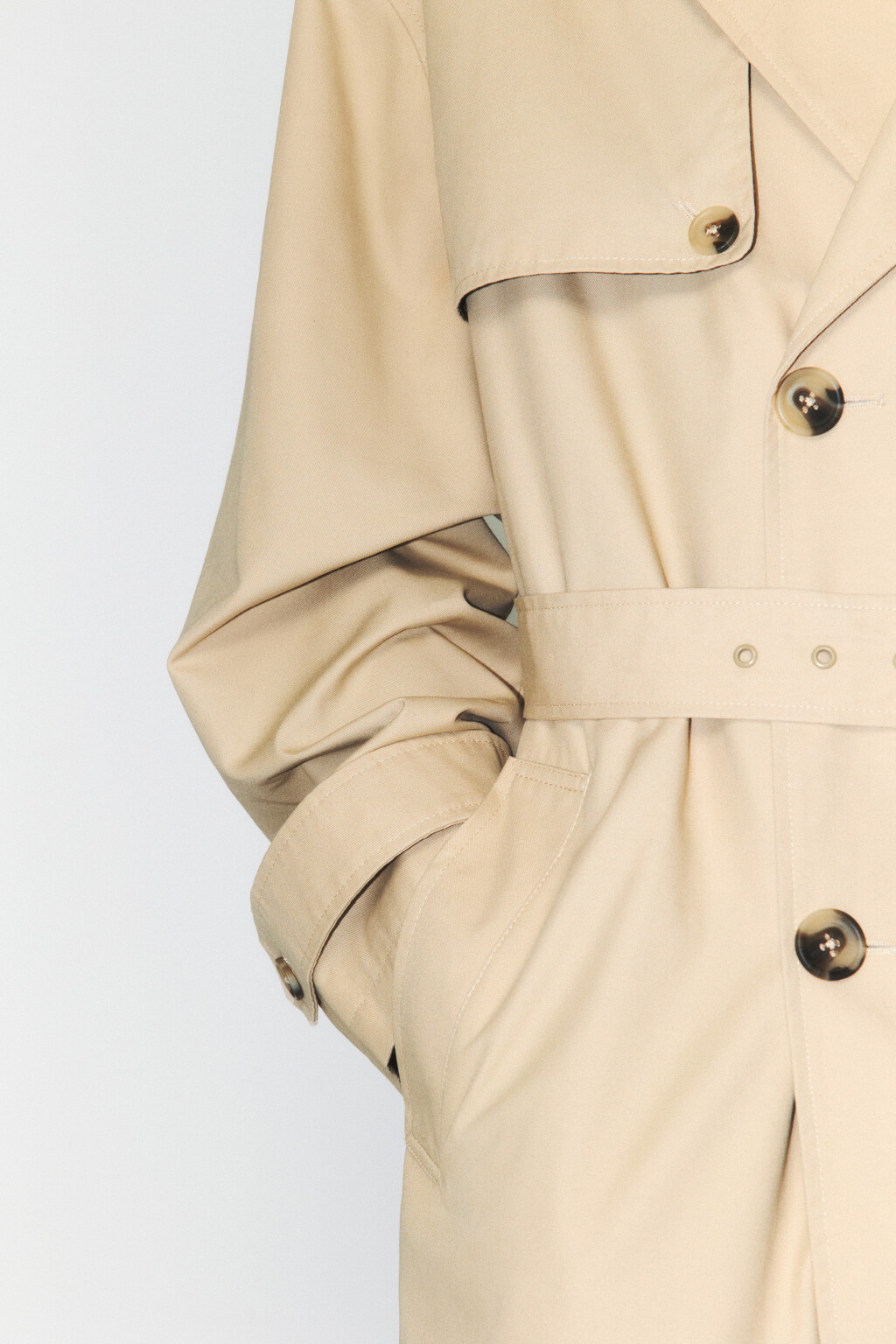 Плащ-тренчкот двубортный с поясом - цвет бежевый - 6