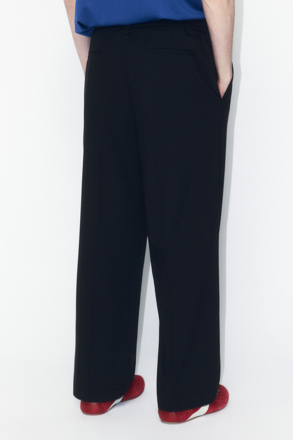 Брюки широкие костюмные со стрелками - цвет черный - 3