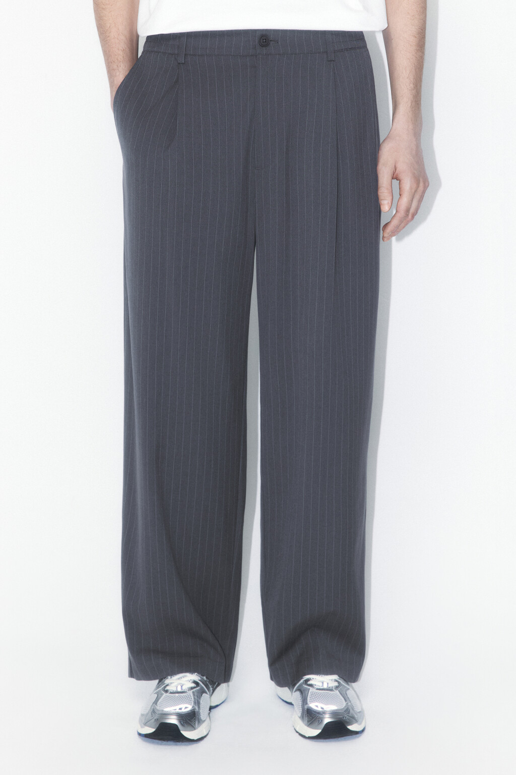 Брюки широкие костюмные со средней посадкой - цвет серый - 2