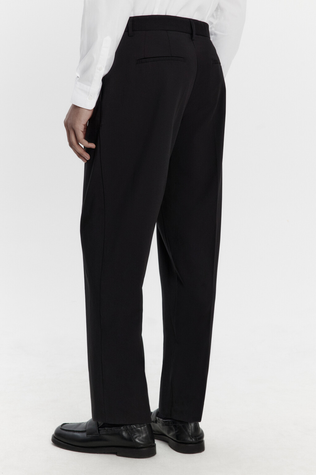 Брюки костюмные со складками на поясе - цвет черный - 3