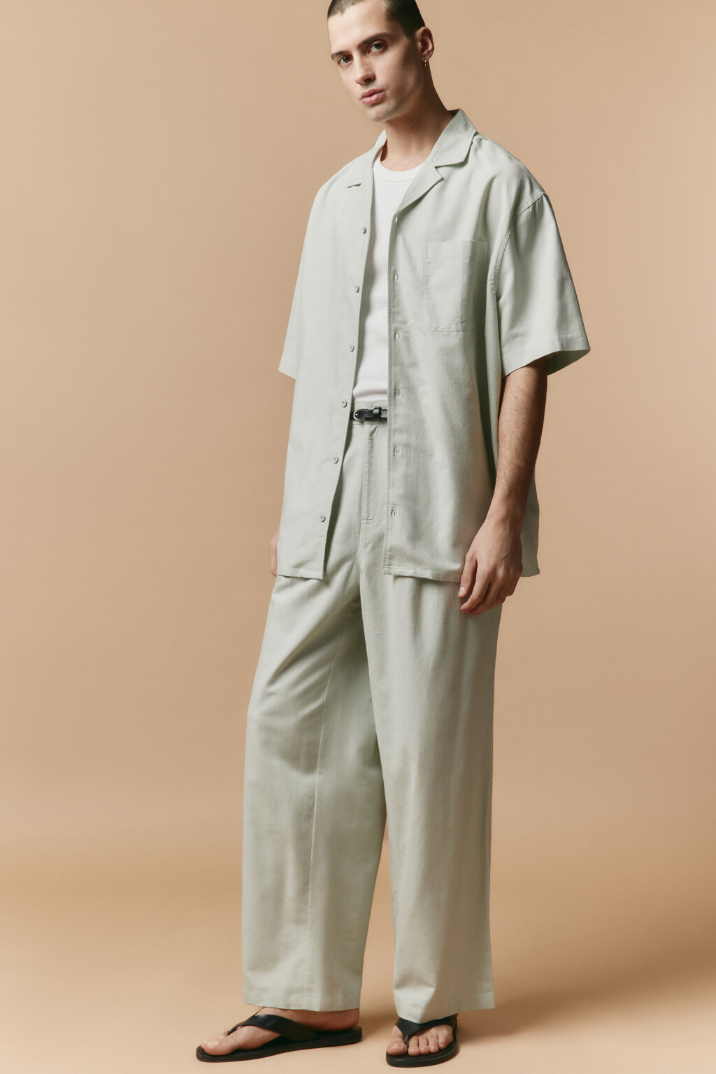 Брюки костюмные из льняной ткани - цвет зеленый - 1