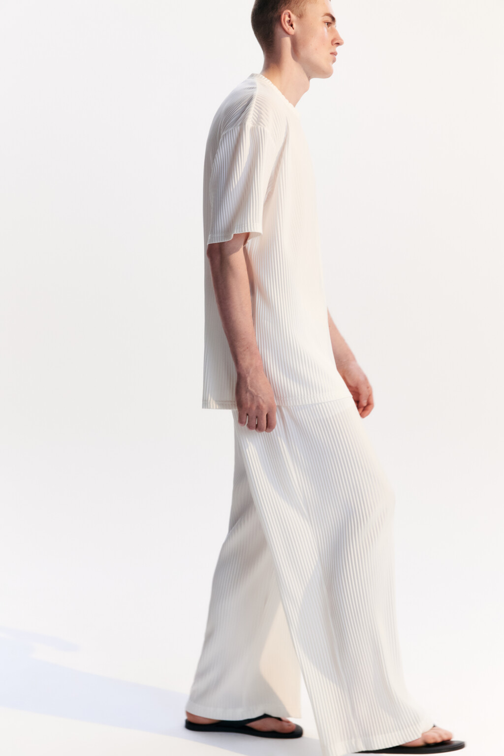 Брюки широкие из ткани в рубчик - цвет белый - 1