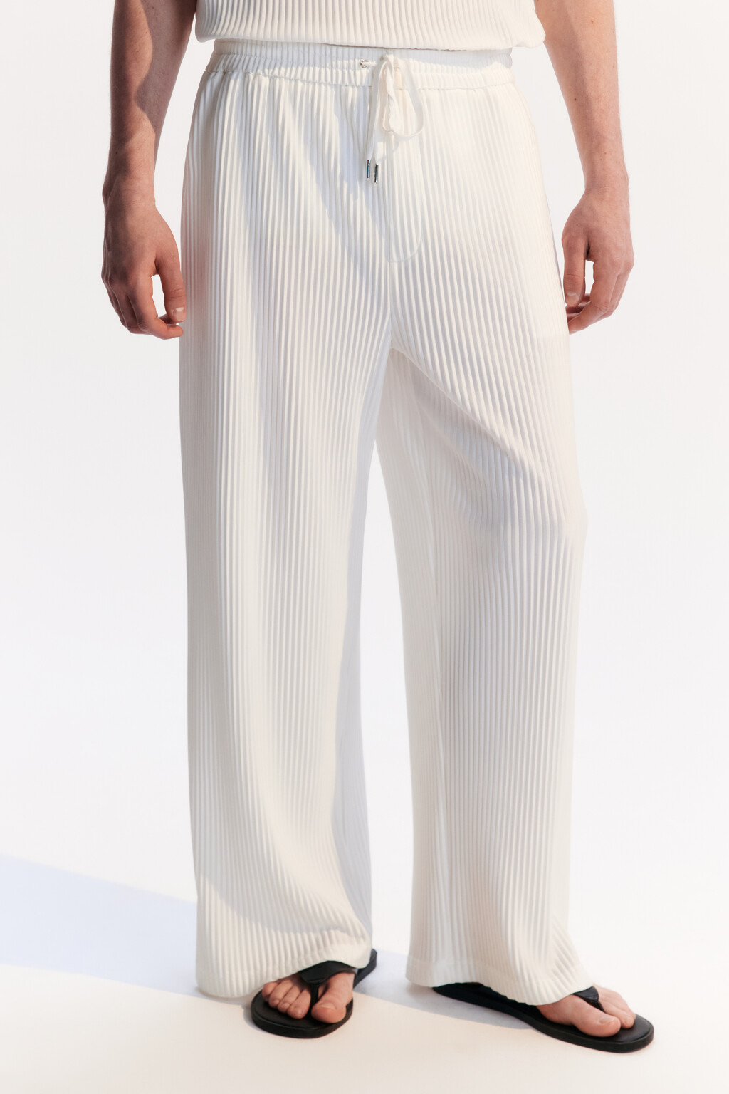 Брюки широкие из ткани в рубчик - цвет белый - 3