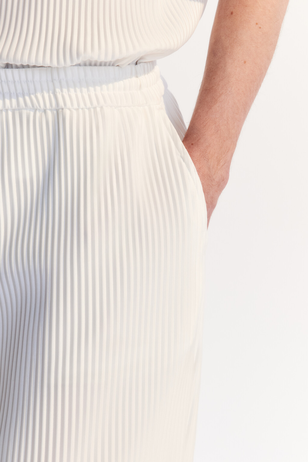 Брюки широкие из ткани в рубчик - цвет белый - 7