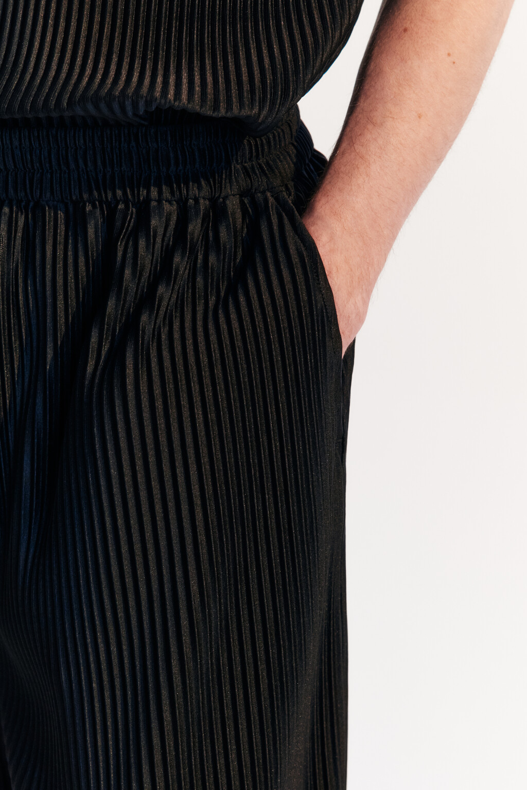 Брюки широкие из ткани в рубчик - цвет черный - 7