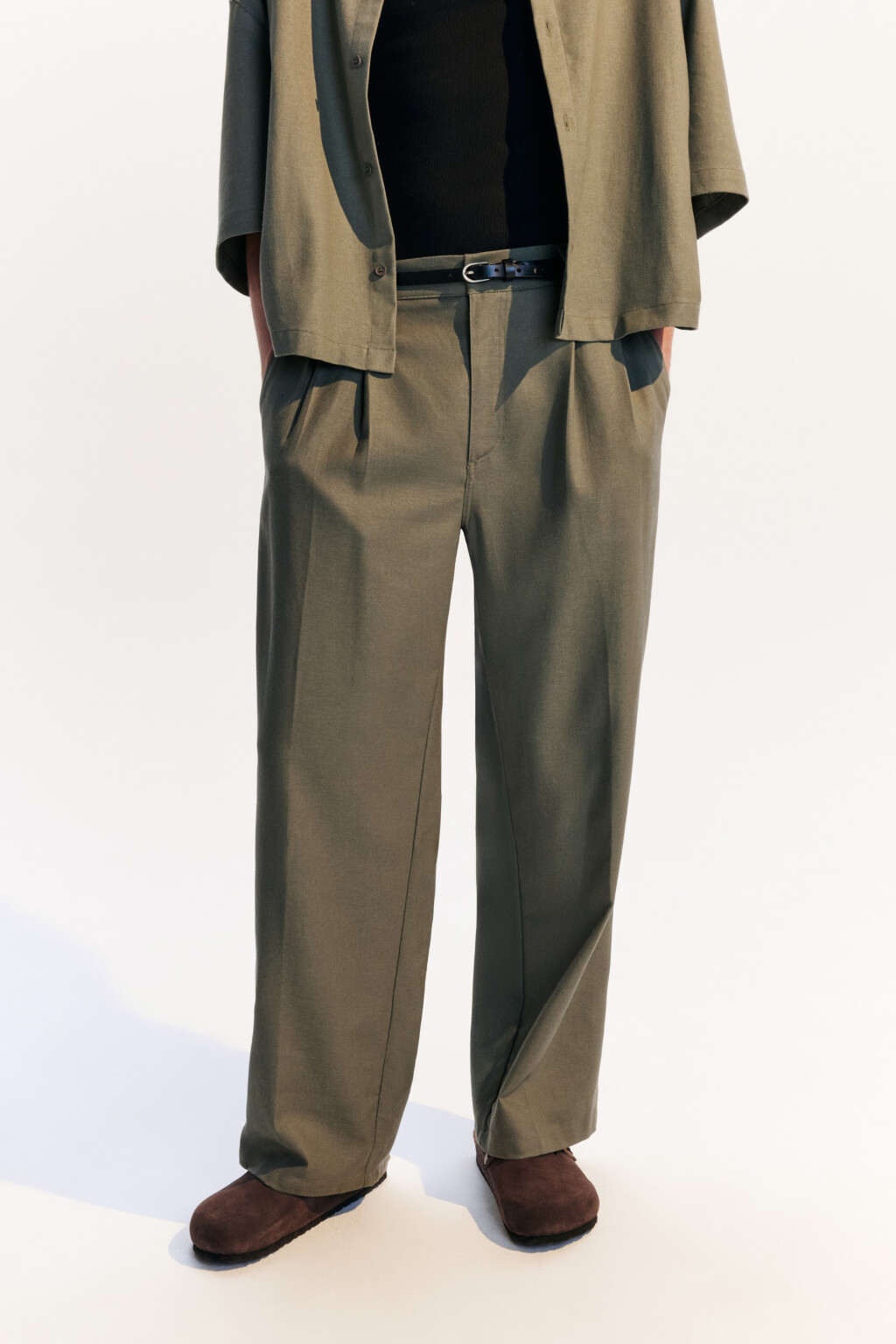 Брюки льняные с резинкой на поясе - цвет зеленый - 2