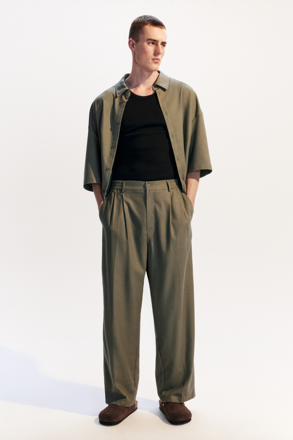 Брюки льняные с резинкой на поясе - цвет зеленый - 5