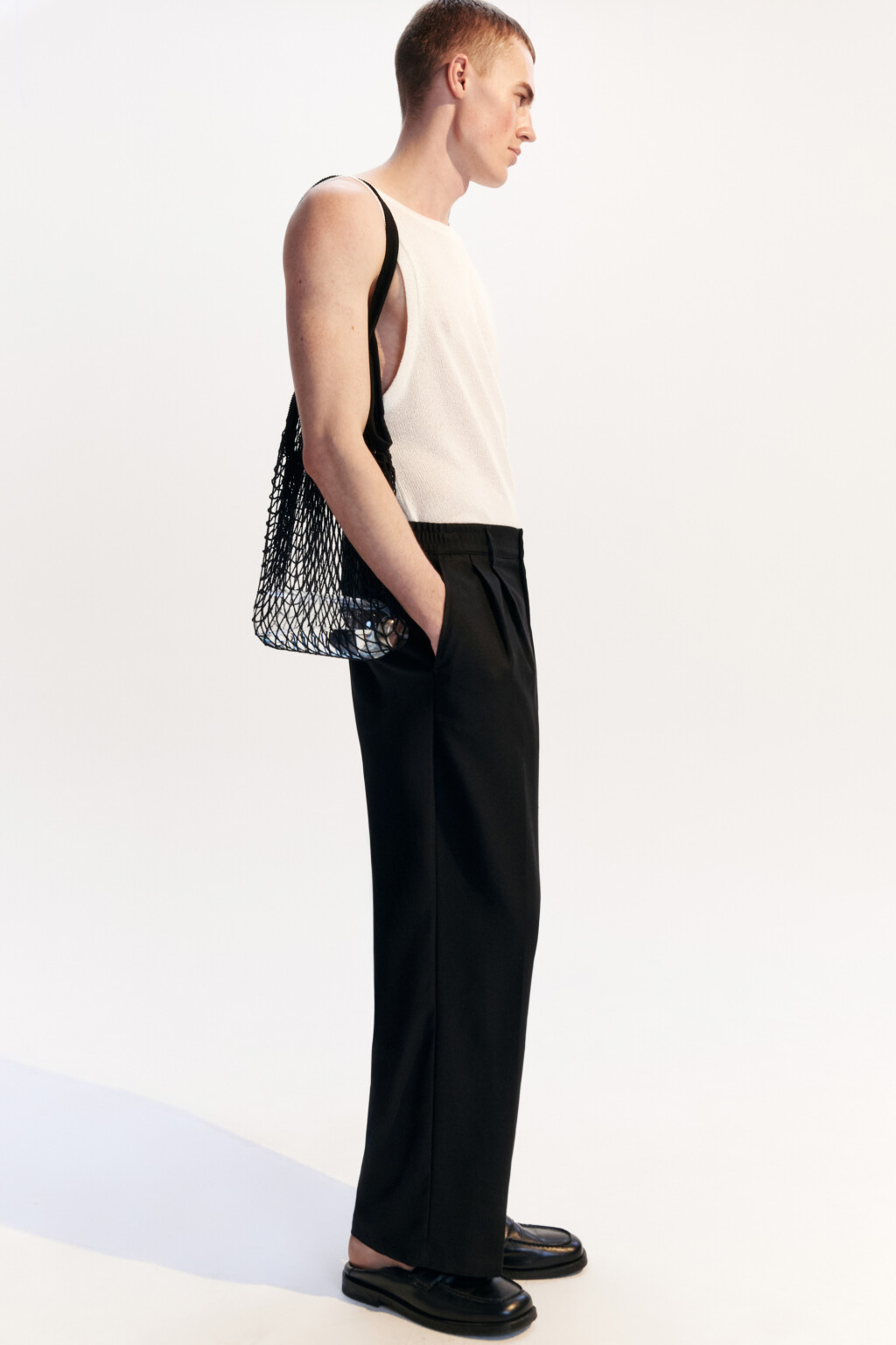 Брюки льняные с резинкой на поясе - цвет черный - 1