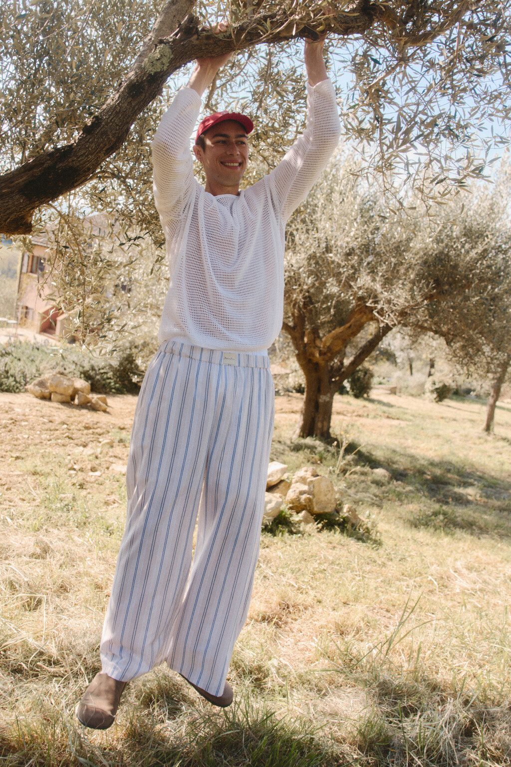 Брюки в полоску в пижамном стиле - цвет бежевый - 7