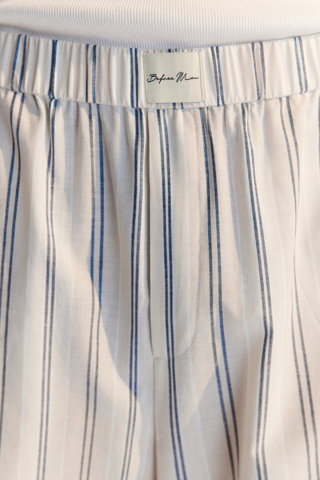 Брюки в полоску в пижамном стиле - цвет бежевый - 5