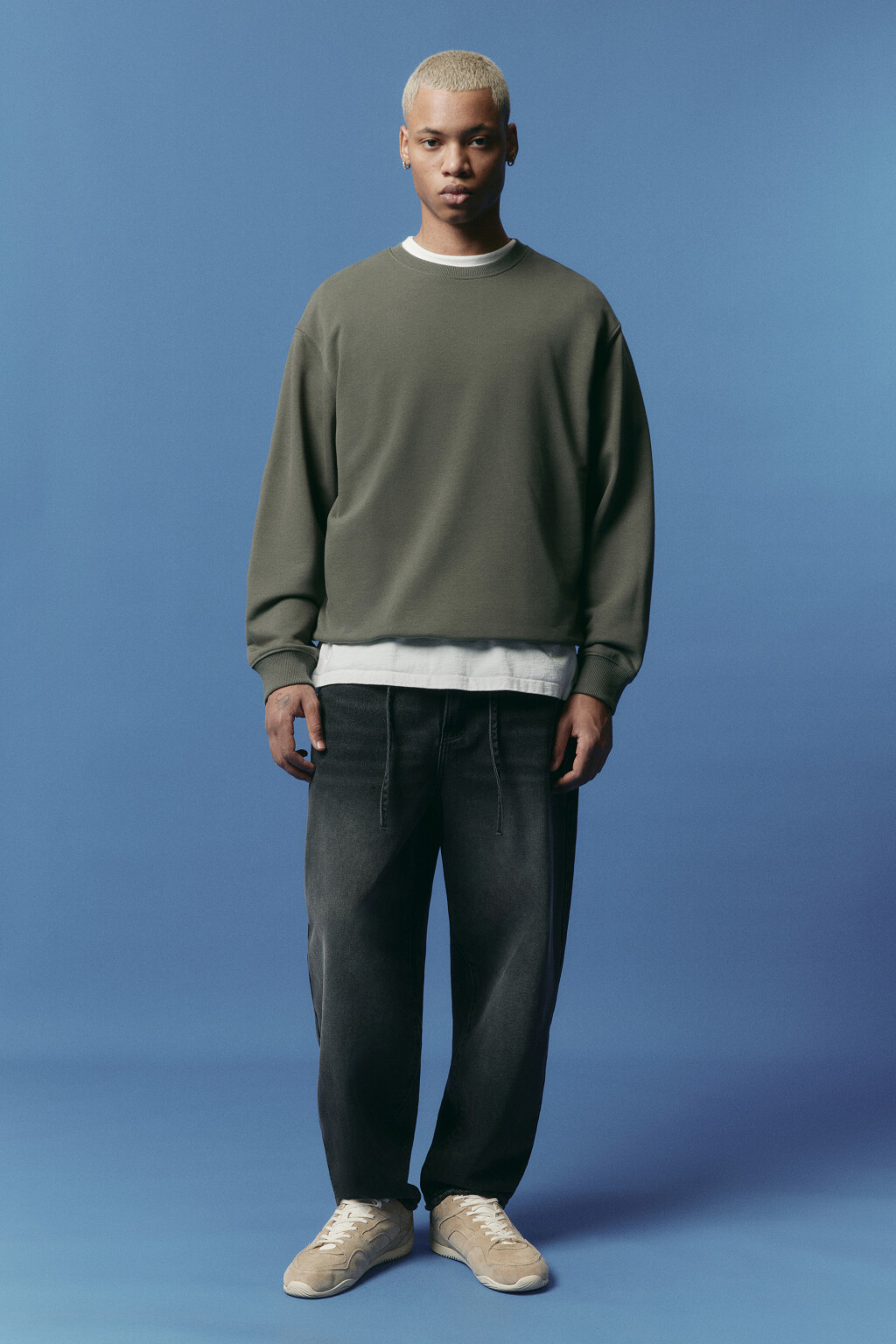 Джинсы-бананы со шнурком в поясе - цвет серый - 4