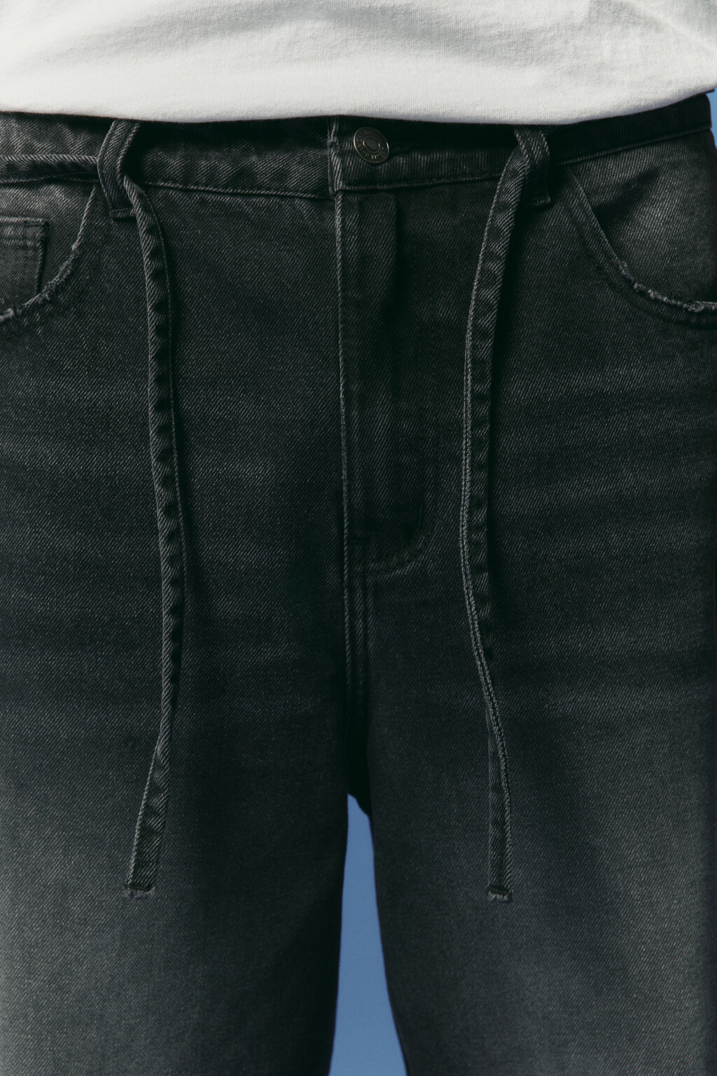 Джинсы-бананы со шнурком в поясе - цвет серый - 5