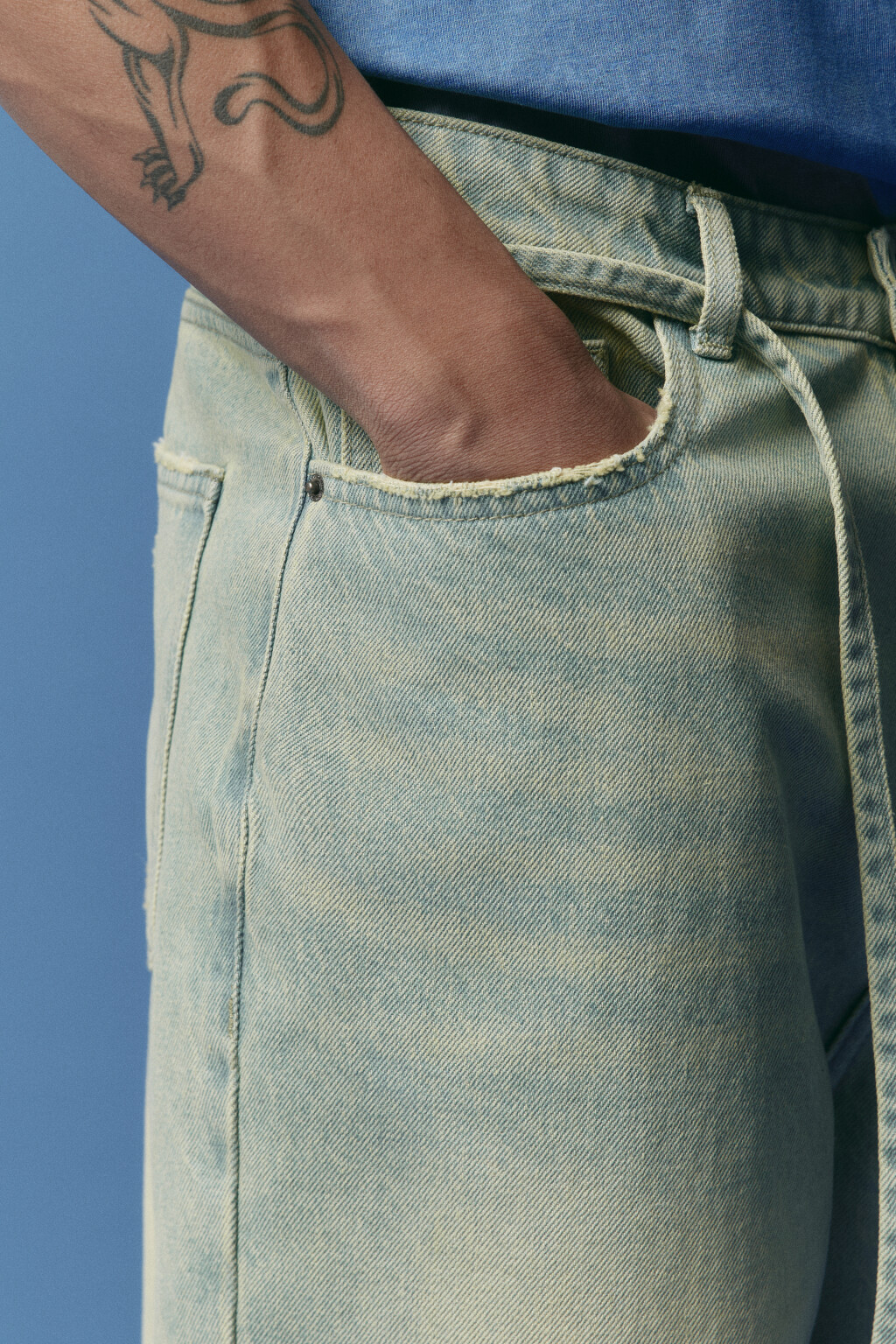 Джинсы-бананы со шнурком в поясе - цвет зеленый - 6