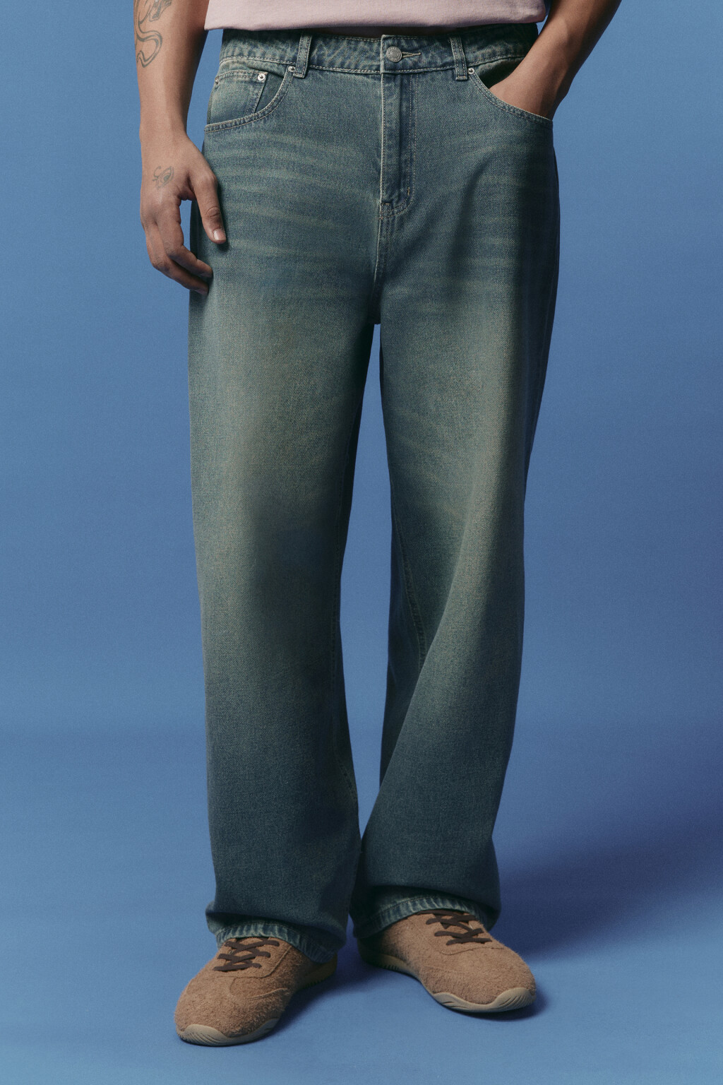 Джинсы широкие с вареным эффектом - цвет голубой - 3