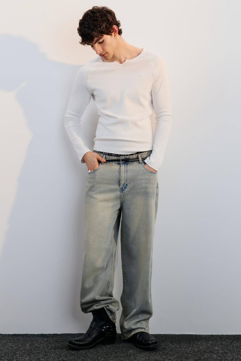 Джинсы широкие с эффектом масляной стирки - цвет голубой - 1