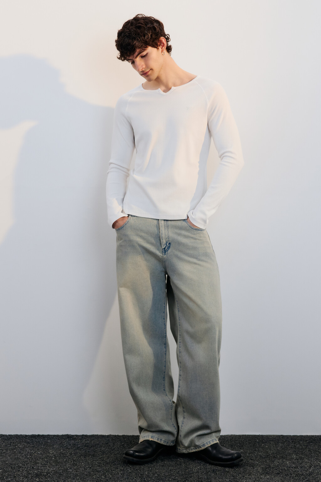 Джинсы широкие с эффектом масляной стирки - цвет голубой - 4