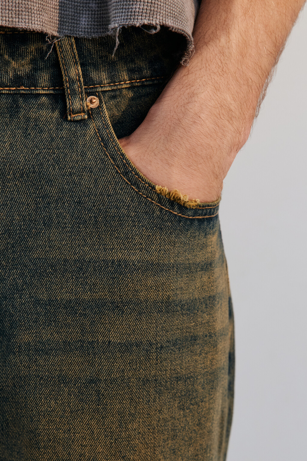 Джинсы широкие с эффектом масляной стирки - цвет голубой - 7