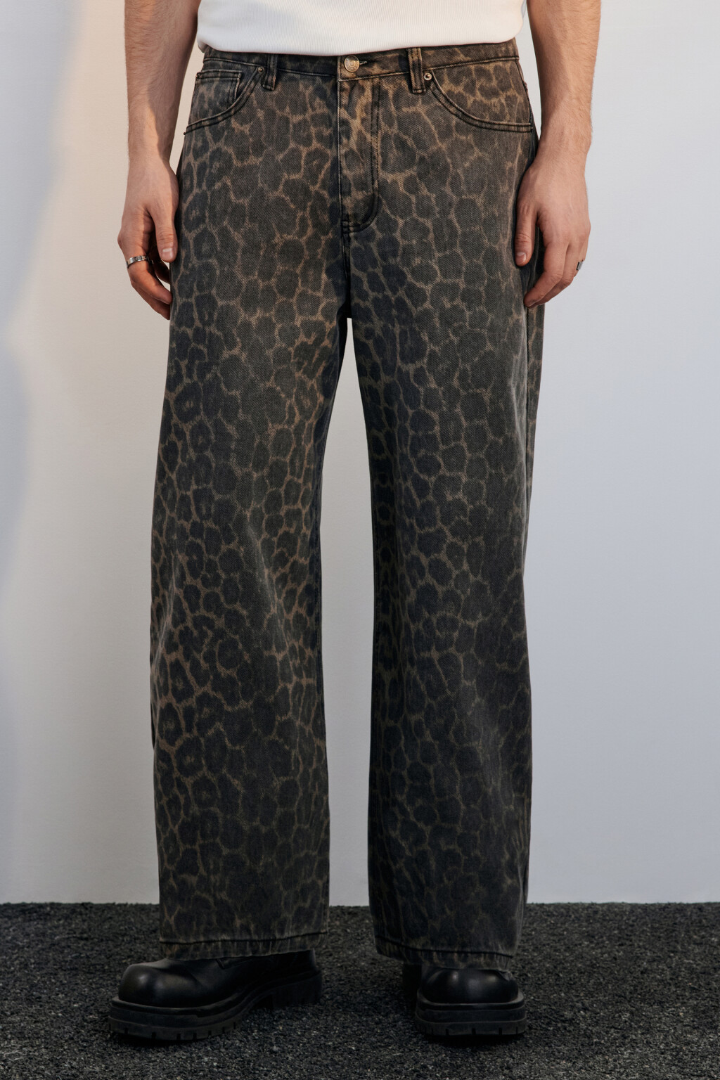 Джинсы широкие с леопардовым принтом - цвет мультиколор - 2