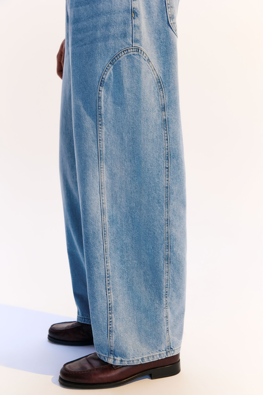 Джинсы широкие с декоративными швами - цвет голубой - 6