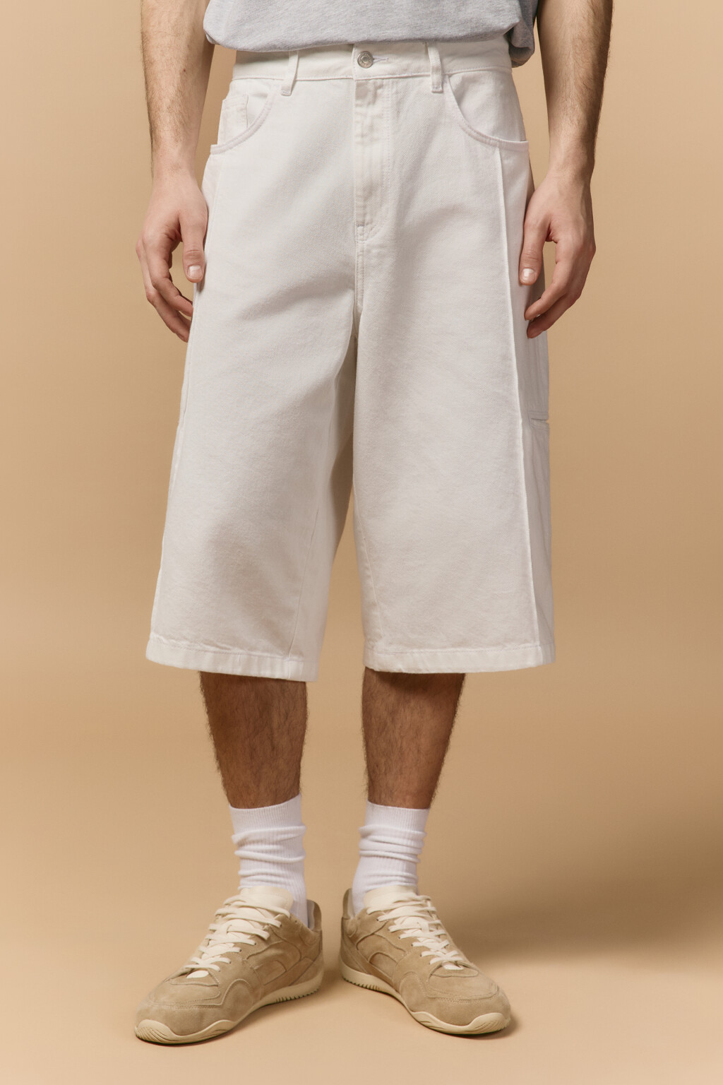 Шорты-бермуды джинсовые прямые - цвет белый - 2