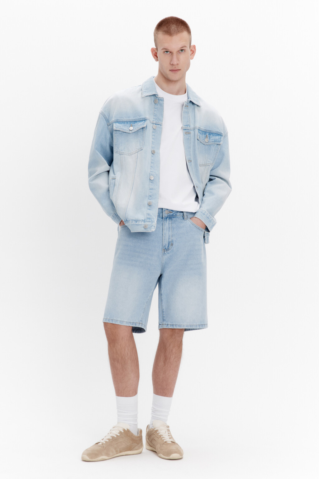 Шорты джинсовые с вареным эффектом - цвет голубой - 4