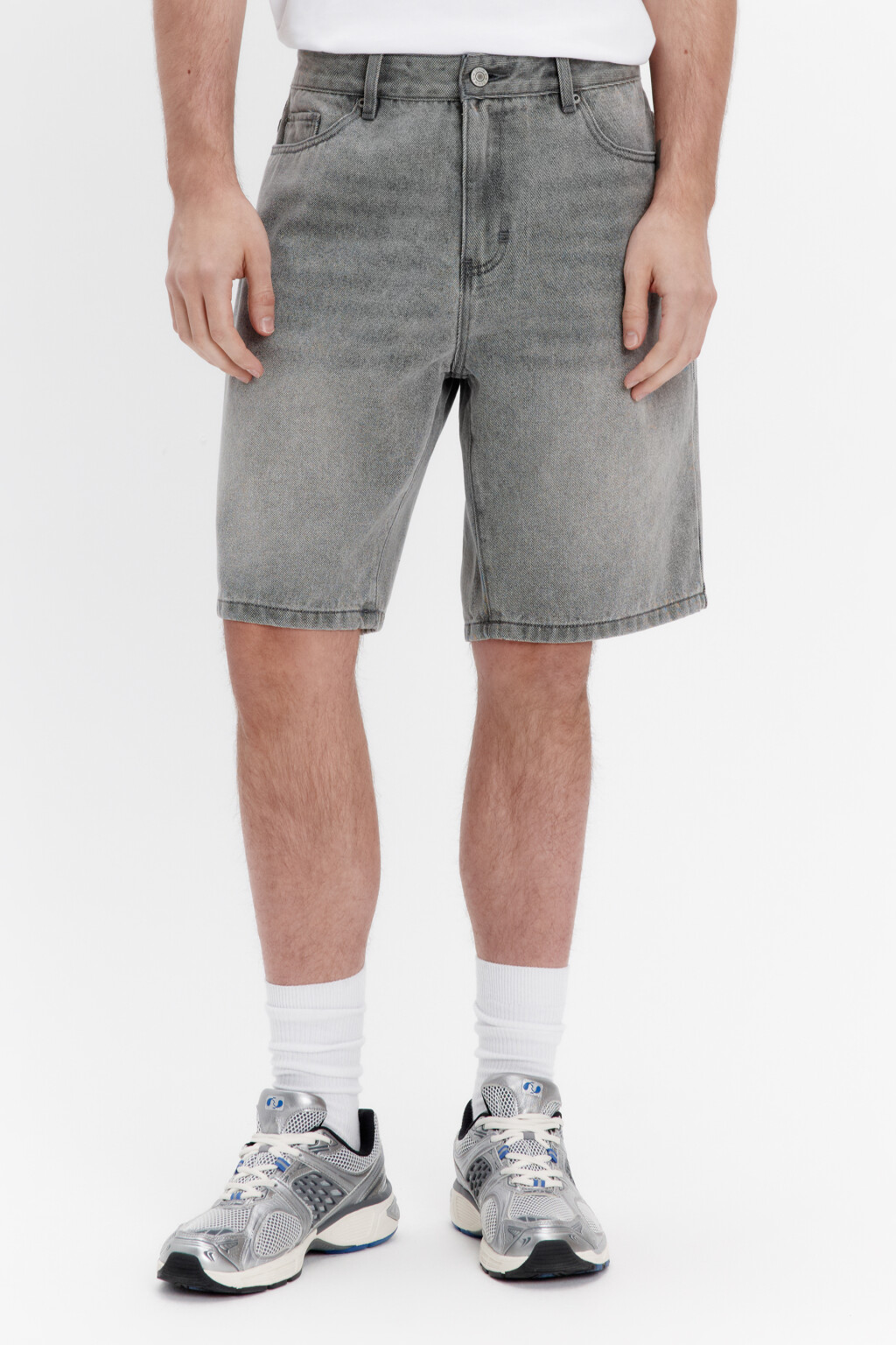 Шорты джинсовые с вареным эффектом - цвет серый - 2