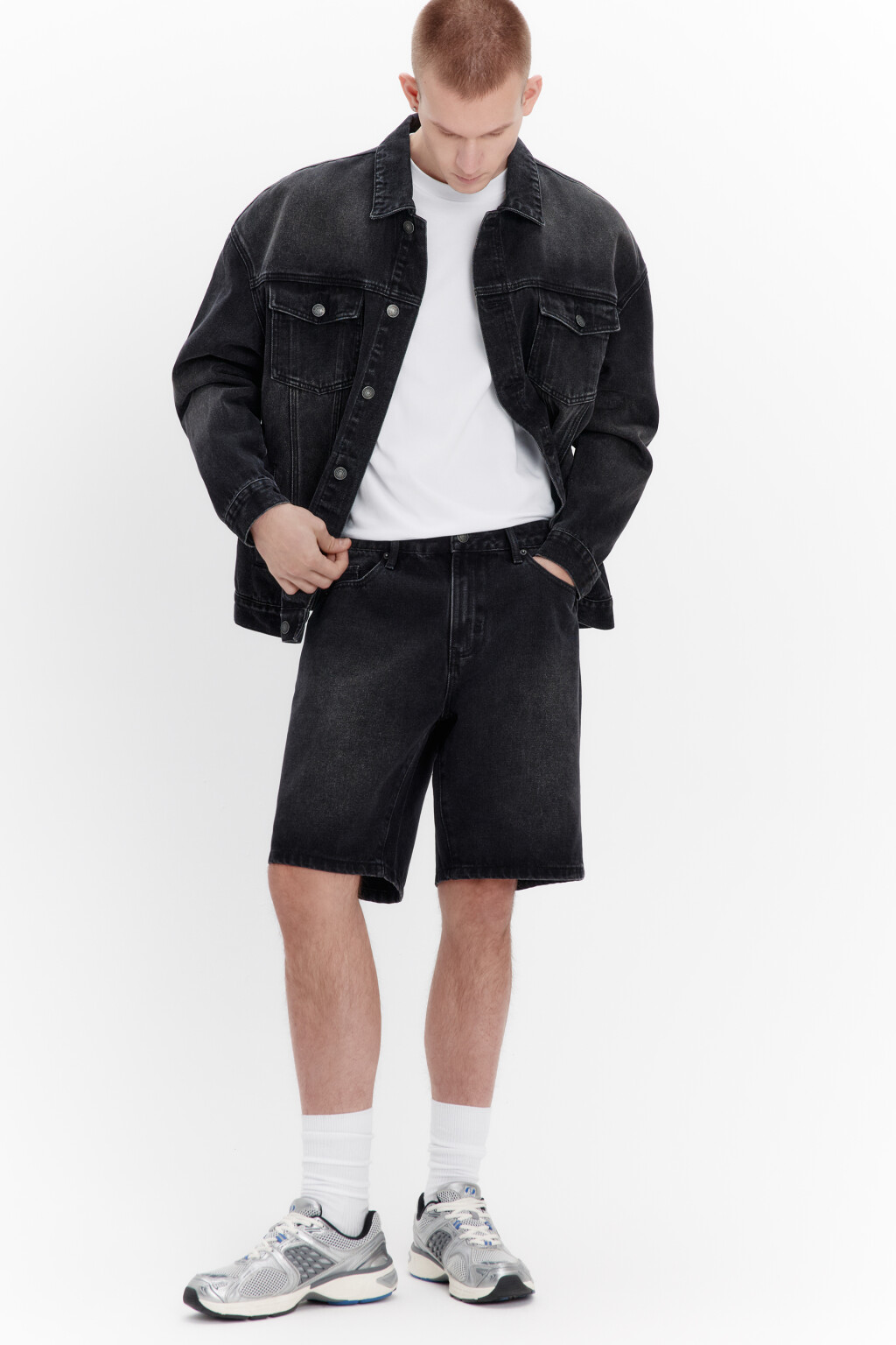 Шорты джинсовые с вареным эффектом - цвет серый - 1