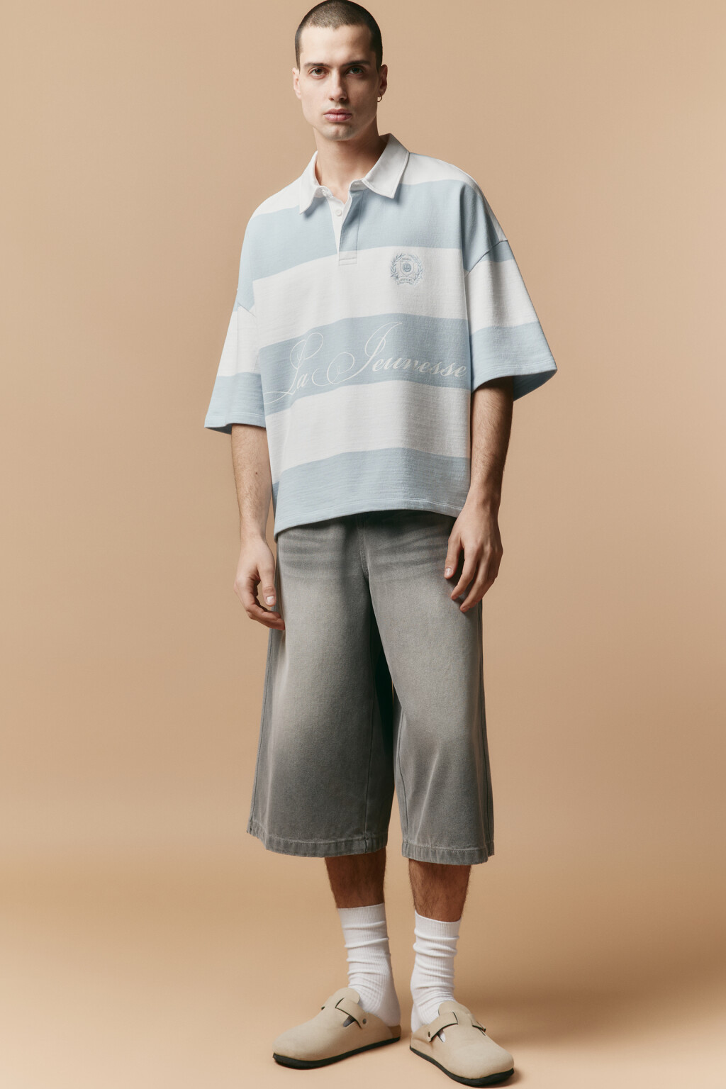 Шорты-бриджи джинсовые с вареным эффектом - цвет серый - 2