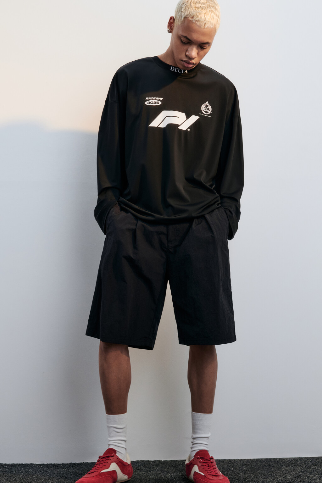 Шорты-бермуды широкие из нейлона - цвет черный - 1