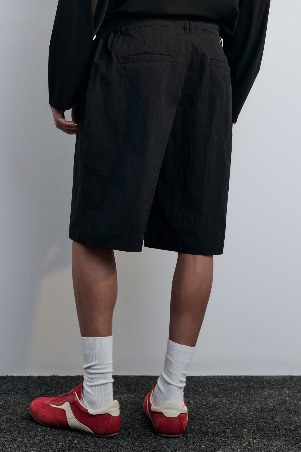 Шорты-бермуды широкие из нейлона - цвет черный - 3