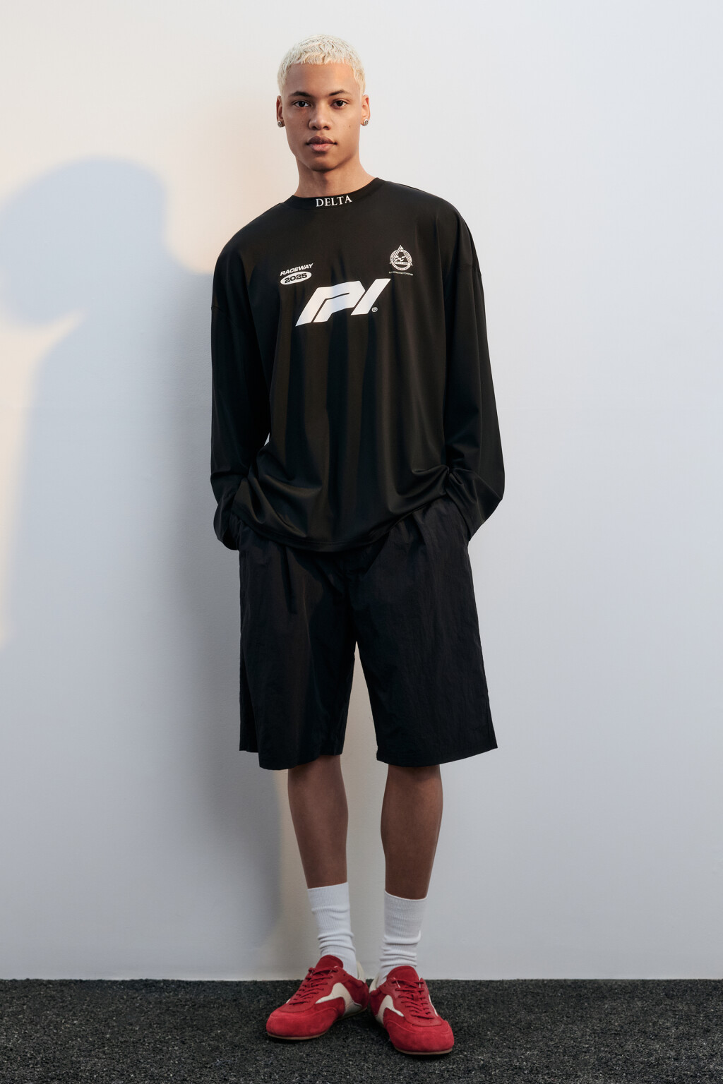 Шорты-бермуды широкие из нейлона - цвет черный - 4