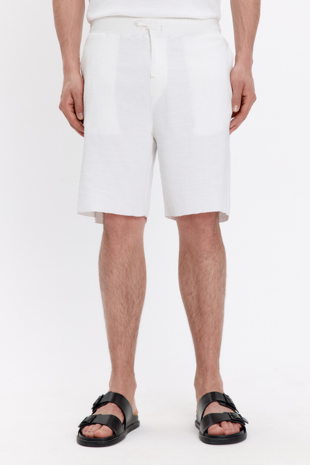 Шорты трикотажные с обрезанными краями - цвет белый - 2