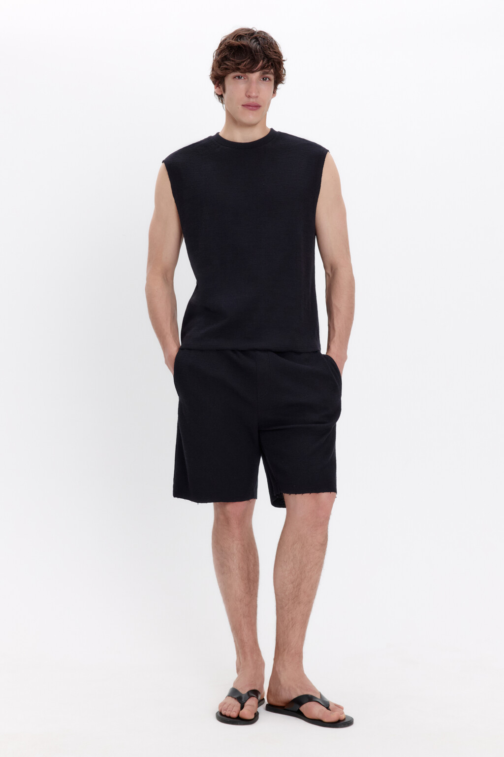 Шорты трикотажные с обрезанными краями - цвет черный - 4