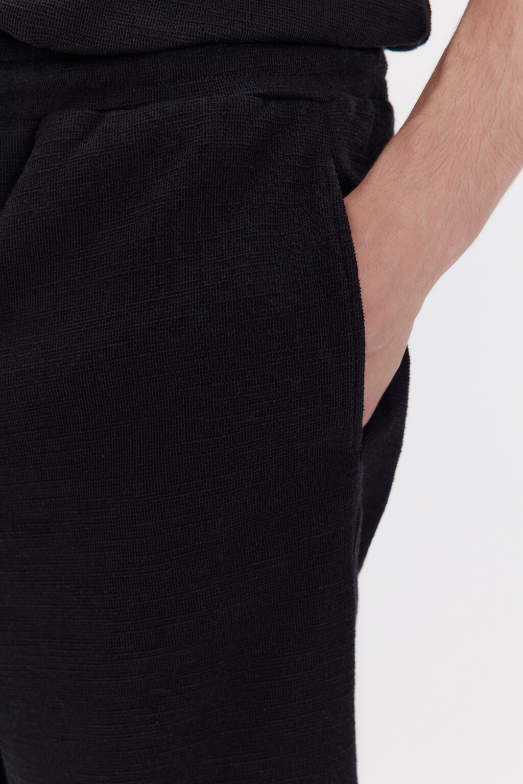 Шорты трикотажные с обрезанными краями - цвет черный - 6