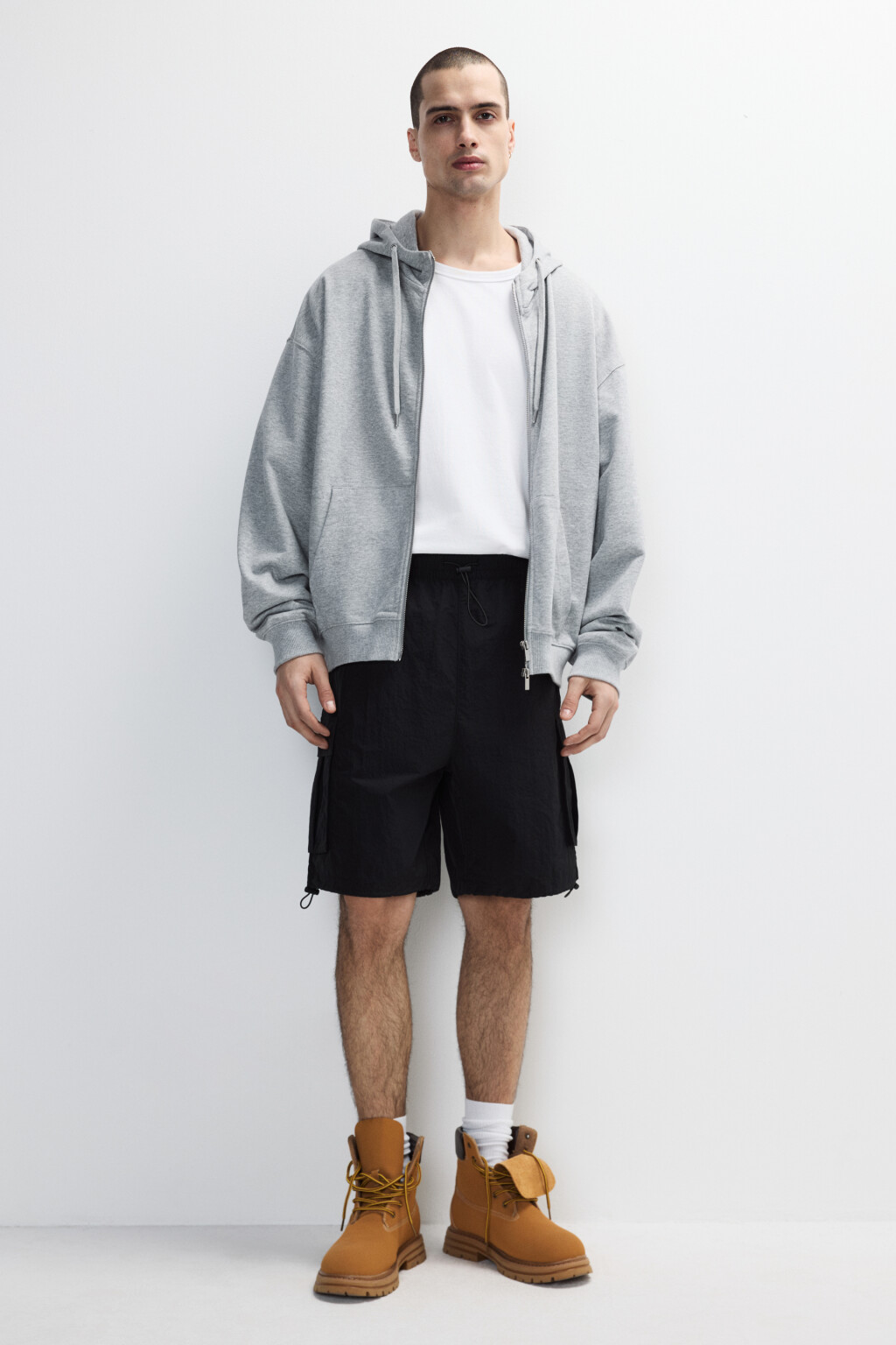 Шорты с накладными карманами - цвет черный - 4