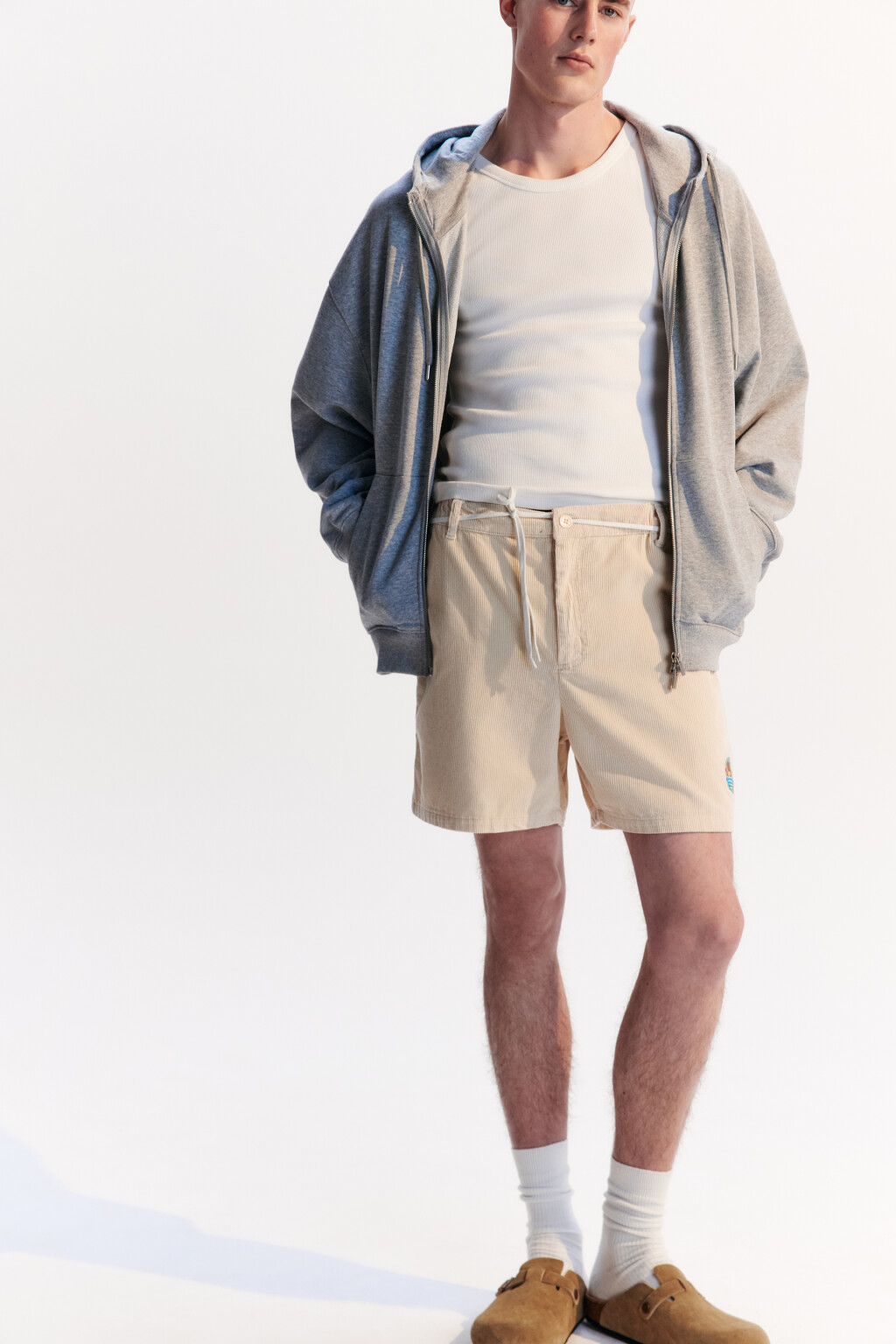 Шорты вельветовые с вышивкой - цвет бежевый - 1