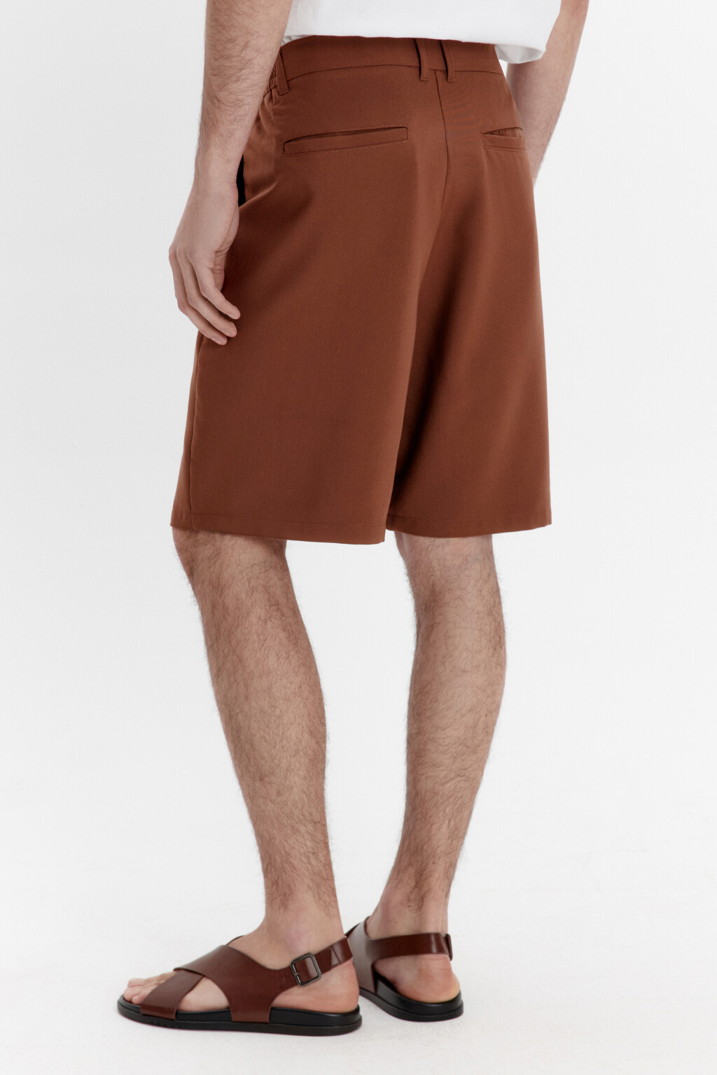 Шорты-бермуды костюмные со складками на поясе - цвет коричневый - 3