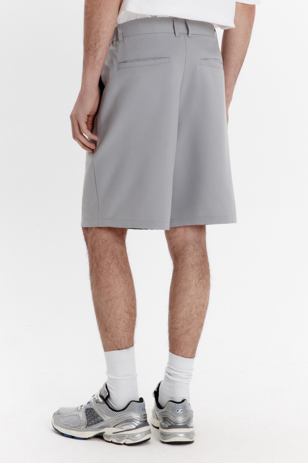 Шорты-бермуды костюмные со складками на поясе - цвет серый - 3