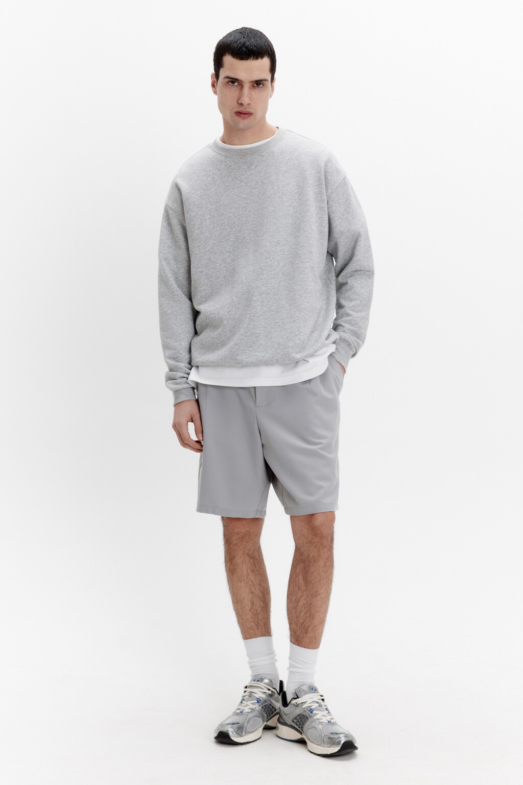 Шорты-бермуды костюмные со складками на поясе - цвет серый - 4