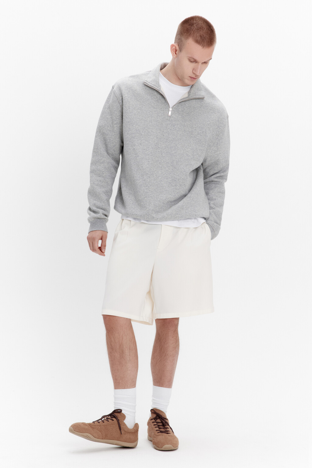 Шорты-бермуды костюмные со складками на поясе - цвет бежевый - 1