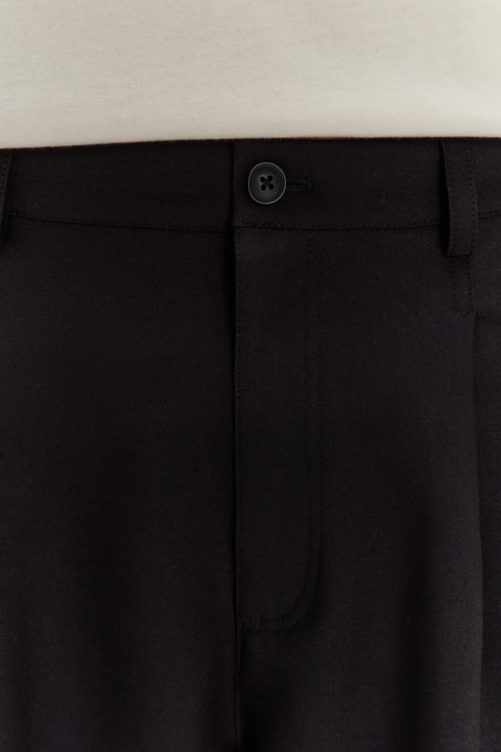 Шорты костюмные со складками на поясе - цвет черный - 5