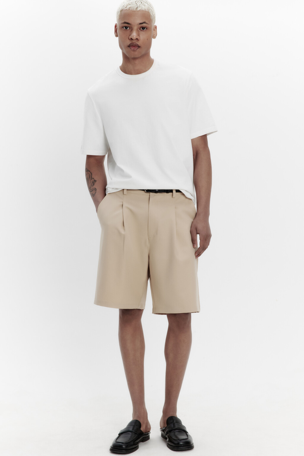 Шорты костюмные со складками на поясе - цвет коричневый - 1