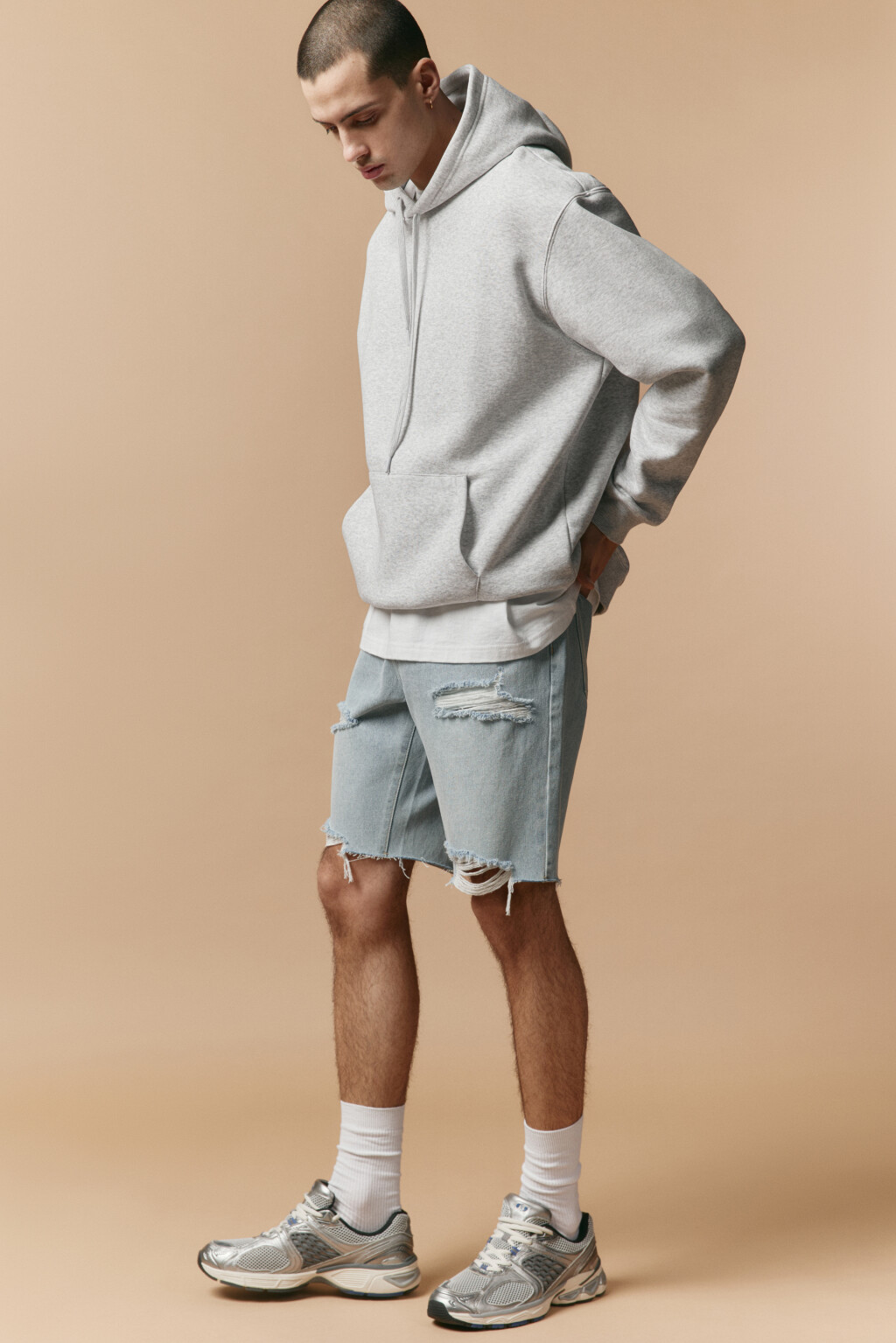 Шорты джинсовые рваные - цвет голубой - 1