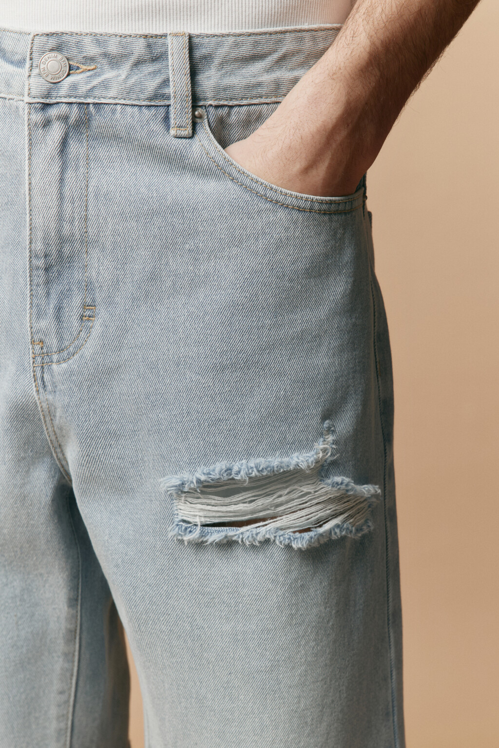 Шорты джинсовые рваные - цвет голубой - 7